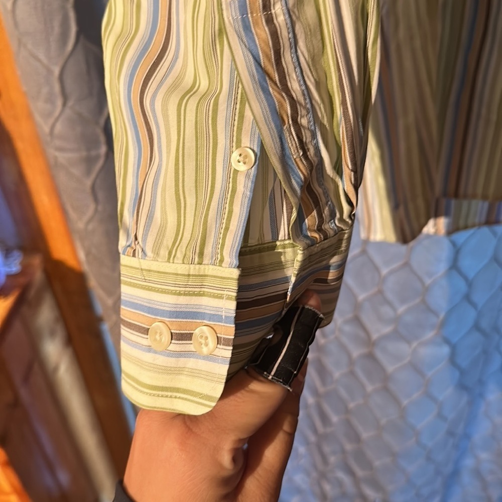 Men’s button down - Picture 4 of 4